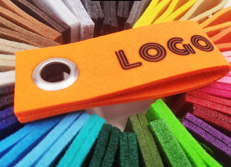 Filt-nøglering i polyester med eget logo-tryk