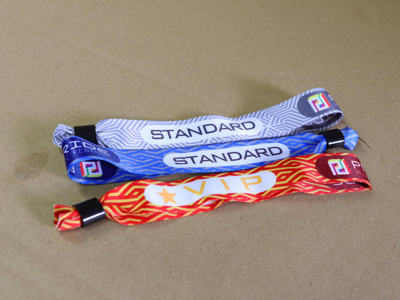 Vævede festivalarmbånd 20 mm med eget tryk