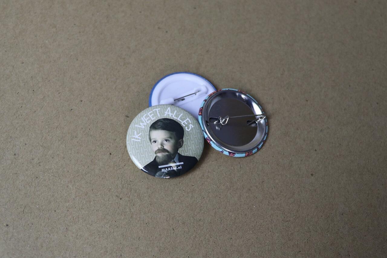 Stor metalbutton med eget design