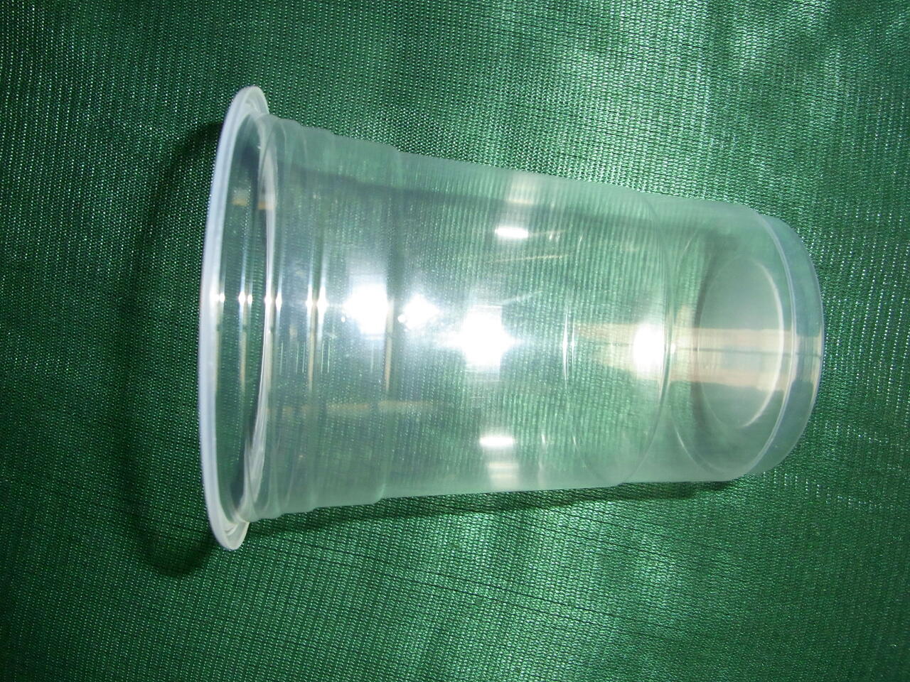 Plastkrus, 16 oz PP dome-krus til kolde drikke med eget tryk